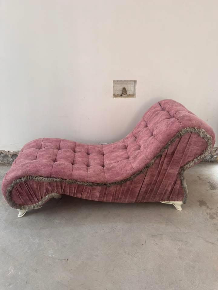 غراض للبيع
*********** متواجد ع الواتساب
