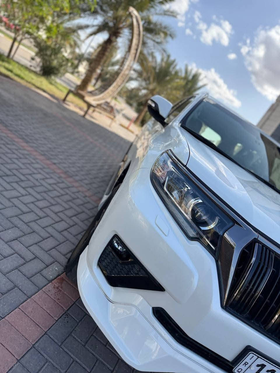 سلام عليكم
تويوتا برادو 2021 vx مدنايت ادشن
بحالة الزيرو باب اول 
السياره وكالة ساز وصيانه كامله بل شركه
السياره كله بلاك دشن من الشركه
لبيع فقط 

السياره مكفوله كفاله عامه من
والصبغ والبارد
رقم بغداد ب أسمي
مواصفاتها :
ا-سلايت قماره
ا-مثبت سرعة
حساس خلفي
اشارات بالمرآة
كشافات ضباب
-كراسي جلد اصلي
كراسي كهربائيه 2
-شاشه اصلية
-حساس تاير
مانع انزلاق
اربع جام اوتو
لايت زنون ناصي ٭٭وعالي
ازراك لايت
-هوك خلفي
م-بصمات. اثنين
-تكم ارضيه ليزري
تحكمات، فول ستي
-مري جانبي كهربائي (شفط
داخل بيجي
كاميرا خلفية
بلوتوث
!
مشغل cD
منفذ USB & AUx
محرك 6 سلندر
اضائه داخليه
السعر خاص
الاستفسار اكثر الاتصال
***********
السعر 445 وبيه مجال
كربلاء حي الحسين
