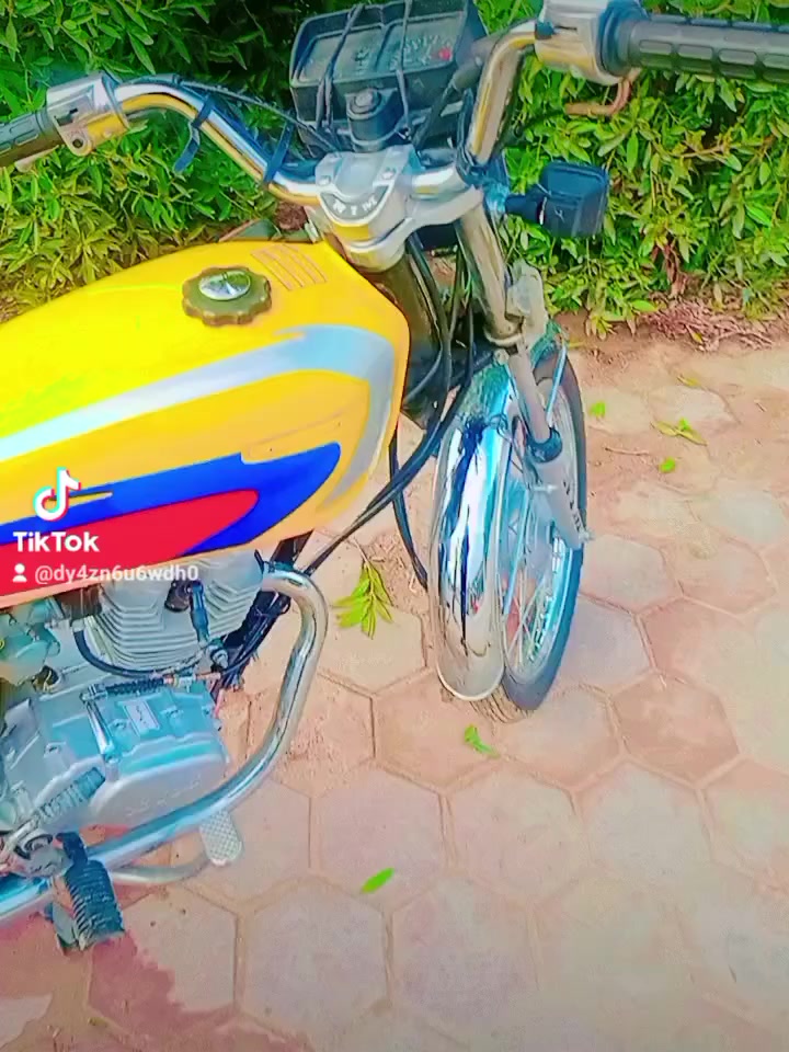 دراجه للبيع موديل 2025 السعر خاص المكان واسط قضاء صويره ***********
