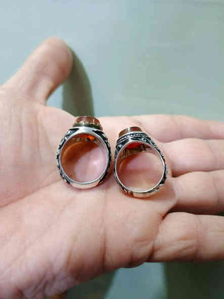 يمانيات قديم صياغة يدويه ثقيله سعر القطعه 50 الف يوجد توصيل ***********
