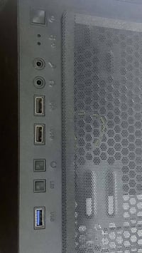 Xeon E5-2670 • كرت RX580 ٨GB • SSD ١٢٨GB