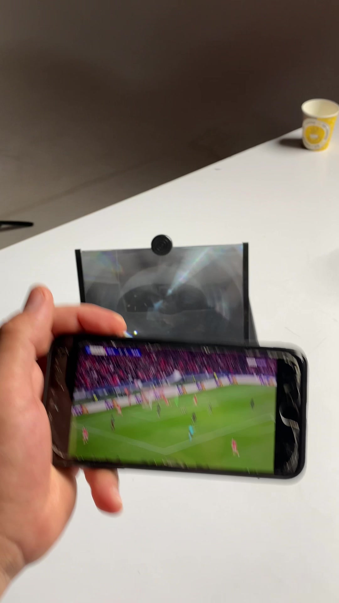 📱خلي مشاهدة الفيديوهات أمتع وأوضح!

مكبر شاشة 3D للموبايل يكبر الصورة براحة أكثر للعين 👀🎬

تصميم قابل للطي وخفيف، مناسب لكل
 مكان ?
مكبر شاشة الهاتف ثلاثي الأبعاد المحمول – Mobile Phone Video Amplifier

حوّل مشاهدة الفيديوهات على موبايلك إلى تجربة أوضح وأسهل مع مكبر شاشة الهاتف المحمول بتصميم قابل للطي وخفيف للحمل.

• يعمل على تكبير شاشة الهاتف لعرض أوضح للفيديوهات

• مناسب للهواتف المحمولة بحجم أقل من 7 إنچ

• تصميم قابل للطي وسهل الاستخدام والحمل

• يحتوي على حامل سفلي لتثبيت الهاتف أثناء المشاهدة

• عدسة أكريليك مع هيكل مصنوع من ABS + Acrylic

• مسافة مشاهدة مثالية من 1 إلى 2 متر

• اسم المنتج: Mobile Phone Video Amplifier
• نوع المنتج: مكبر شاشة للهاتف المحمول
• الأبعاد: 22×17 سم
• الخامات: ABS + Acrylic lenses
• مسافة المشاهدة المناسبة: 1–2 متر
• الوظيفة: تكبير الشاشة + حماية للعين + حامل للهاتف
• مناسب للهواتف: أقل من 7 إنچ
السعر 10,000 التوصيل مجاني لكافة المحافظات للطلب راسلنا على الواتس اب