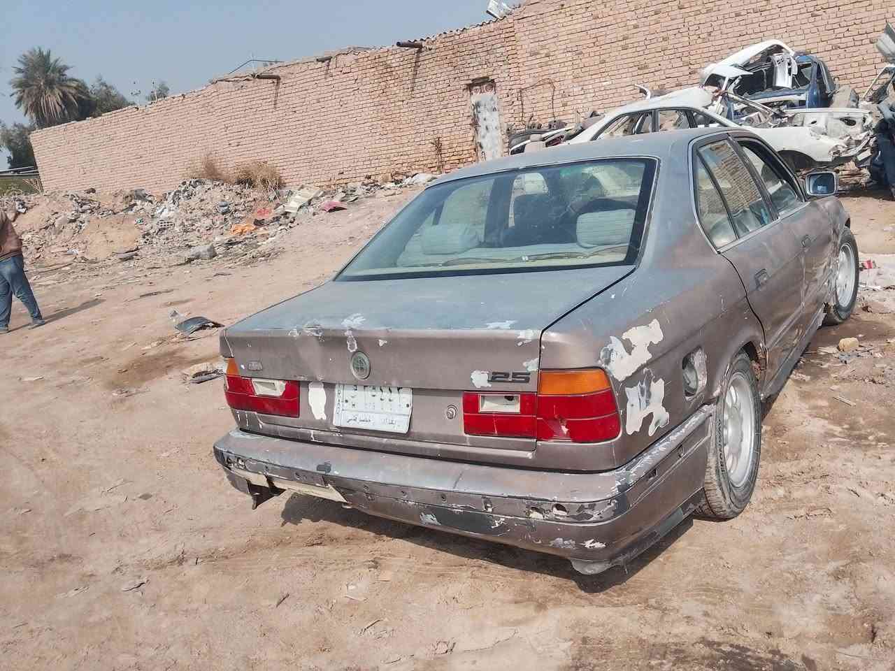 اسلام عليكم البيع ماكينة وكير كفالة السعر 25,بيه مجال عنوان واسط رقم بغداد موازي شرط التحويل رقم الهاتف***********
