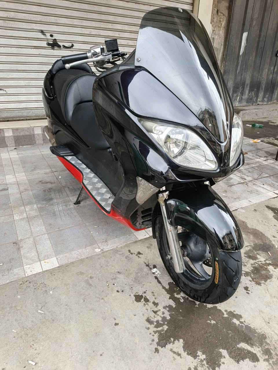 يا الله سلام عليكم
فورزه 0/8 MF 
6 كير 3 تحويلات
لون اسود ترايش حمر
بصمتين + سويج طوارئ
دراجه ماشيه 48 الف
دوسات نيكل دبلات نيكل
دراجه كفاله عامه
وبل عافيه عل ياخذهه
يوجد توصيل لجميع المحافظات 
سعر خاص او تتصل 
مكاني بغداد
***********
