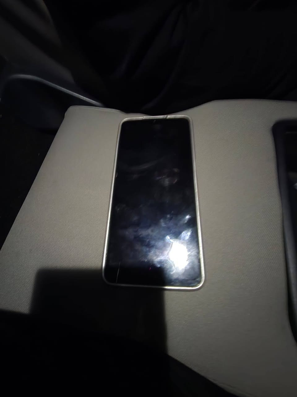 السلام عليكم اي ١٢ مكفول من الفتح او تبديل اي شي جهاز راقي يخبل والله العظيم جهازي الشخصي للبيع السعر 100 وبيه مجال مكاني الماجديه  الرقم***********
