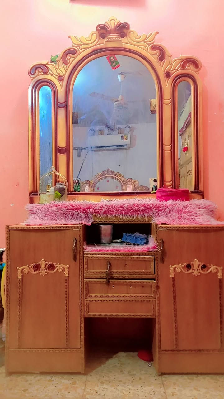 سلام عليكم غرفه نوم البيع يا ستفسار على هذ الرقم ***********
