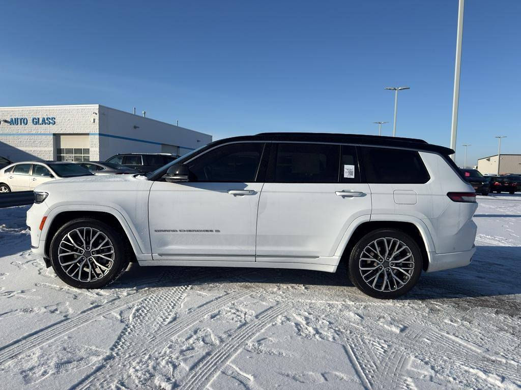 للبيع جيب جراند شيروكي L سوميت 2025
السعر 45 الف دولار 
شامل كمرك وشحن ورقم شمالي
كلين تايتل 
ممشى 16726 ميل 
اللون الخارجي: أبيض ناصع
اللون الداخلي: غرميدي
نوع الوقود: بنزين
المحرك: 3.6 لتر V6 24 صمام MPFI DOHC
معدل استهلاك الوقود: 18-25 ميل لكل جالون
نظام الدفع: دفع رباعي
ناقل الحركة: أوتوماتيكي 8 سرعات
مدة الوصول 50 يوم لتواصل خاص


**إذا كنت صاحب هذا الإعلان وتريد حذفه لأي سبب، رجاءا أرسل رسالة إلى الدعم الفني**