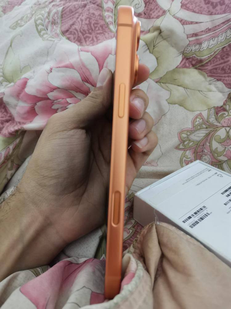 السلام عليكم للبيع 17 برو ماكس ***********
