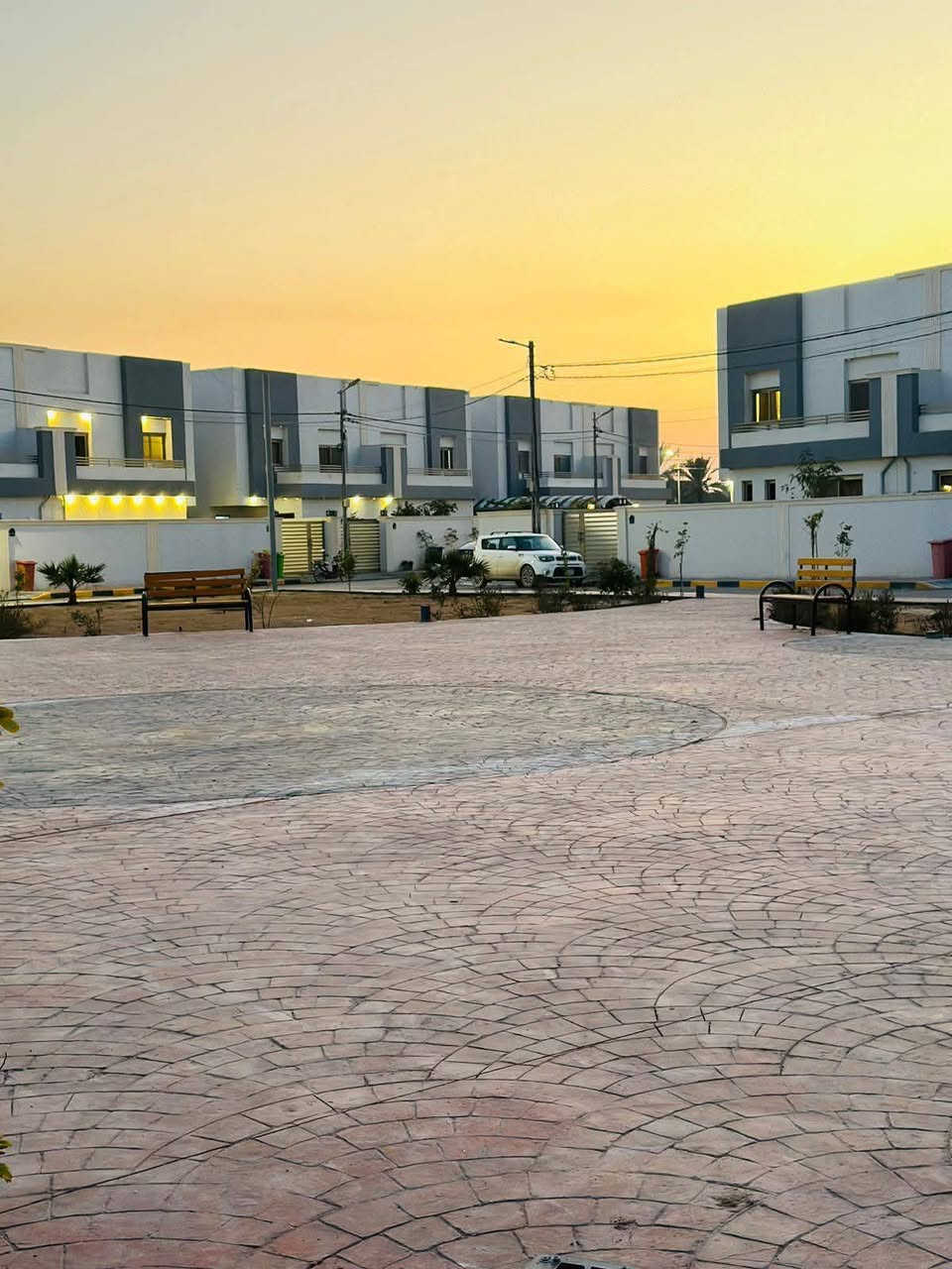 🏠دار للأيجــــــــــار (بناء حديث ممسكون سابقاً) 
فـٓــــي شــــــــارع 80 مجمــــــــع الملـــــــوگ السگنــــــي
_________________
المساحــــة // 200م ركن #طابــــو #مــــلك #صــــرف 
الواجهـــــــة // 10م
النـــــــــــزال  // 20م
_________________
🏗️🧱 #الطابــــــــــــــق #الأرضـــــــــي
غرفتيـــــــــــن وصالــــــــــة وهـــــــــــول ومطبـــــــــخ ومجمــــــــع صحيـــــــــات خارجـــــــــي وداخلـــــــــي وگـــــــــــراج ...
🏗️🧱 #الطابــــــــــــــق #الثانــــــــــــي
غرفتيــــــــــن وهـــــــــــول ومجمــــــــــع صحيـــــــــات ...
_________________💲
للأستفســـــــار عــــــن السعــــــــر يرجـــــــىٰ تـــــــرگ تعليـــــق (السعـــــــــر) #وسيتــــــم #الـــــرد #خــــاص 
_________________💲

#مكتـــــــــب
             🏗️🧱أمــــــلاك بابـــــــل للعقــــــار🧱🏗️
#الكائـــــــــن
  شارع_الكرامة_قرب_الضريبة_مقابل_التخطيط_العمراني
         ***********📞☎️📞***********
_____________________________________________
