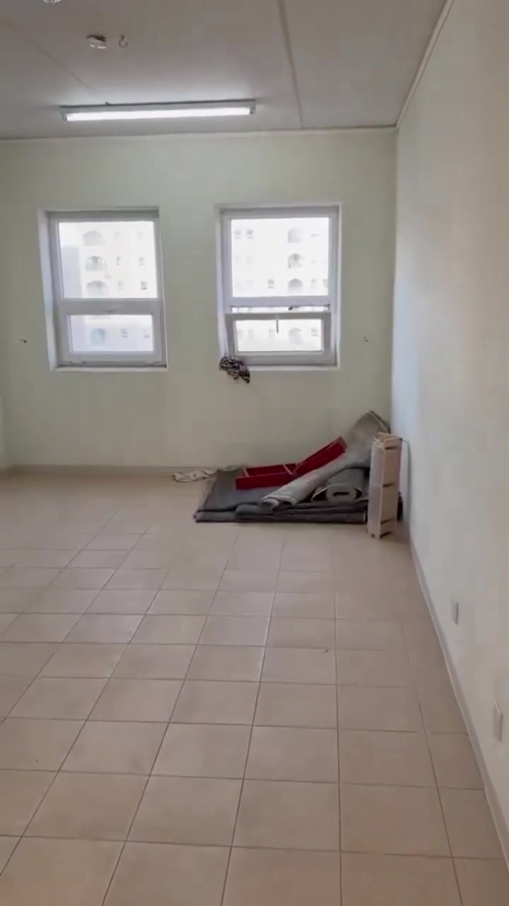 شقه للبيع مجمع B8 تباع كاش تسليم مفتاح 🔑 
الشقه قفله ١١٣ مع رسوم التحويل عماره غير متقابله 

***********
***********
*********** 
شقق بسماية المميزه
