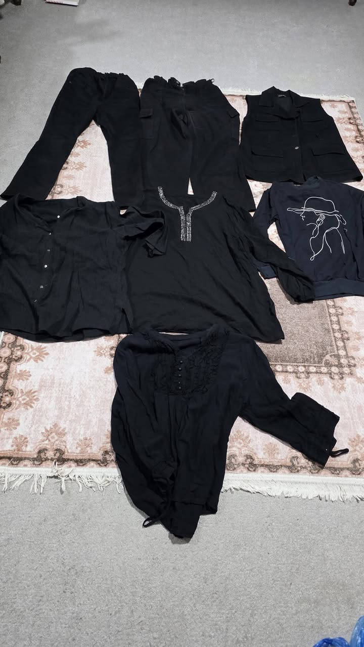 ملابس نسائي واطفال وحقائب بسعر 10 الف مع التوصيل مستخدم قليل بدون اضرار للتواصل *********** وتس اب
