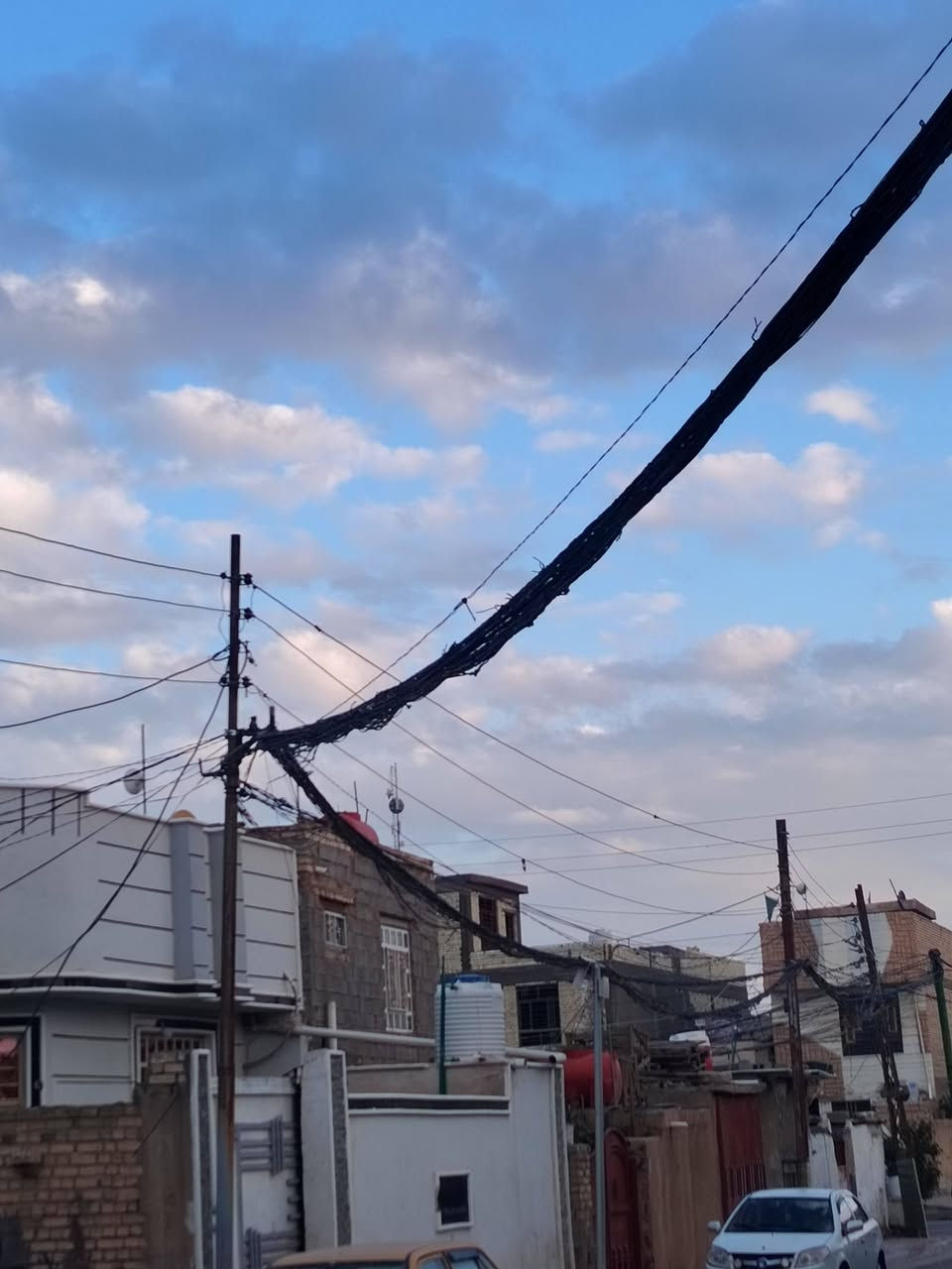 سلام عليكم كهربائيّ مولات تصفيات وايرات مولدات وترتيب الوايرات ربط بوردات وكابينات *********** الرقم الي يريد يتصل على هاذه الرقم
