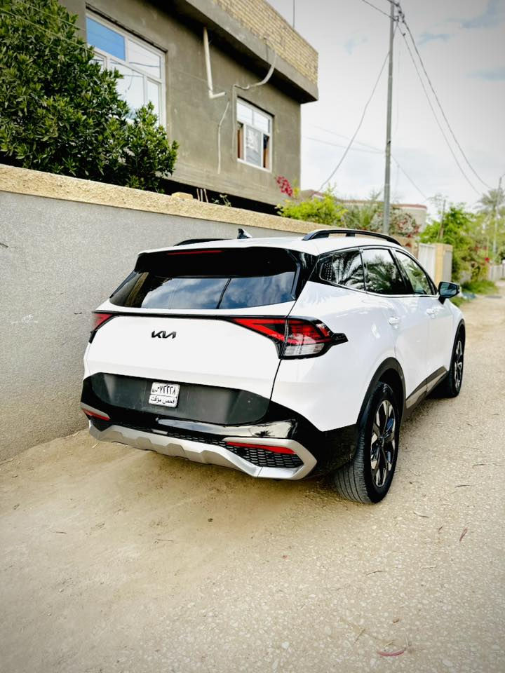 سبورتج 2024 X لاين فول مواصفات 
محرك2500 GDI  
ماشيه 33الف مايل
فتحة سقف بنورما 
لايت لد مع زنون 
دفع رباعي4x4 
شاشه متصله 
كرسي كهرباء 
جنطة كهرباء 
تدفئه كشنات 
تبريد قطعتين 
هاند بريك كهرباء 
اشاير بل مري 
حساسات مري 
قيادة ذاتيه 
رادار خلفي 
رادار امامي 
توقف ذاتي 
كشنات جلد 
تبريد ثلج 
ويل كروم مطعم سواد
دخول جديد باسمي 
حادث باب الجنطه مبدل نفس الون(ابيع سونار )

والجاملغ الخلفي جه السايق نفسه راجع ومصبوغ 

فقط ذني اماً الباقي كفاله عامه 
صور الحادث بل منشور
مكان السياره بابل الحله ورديه خارج 
السعر 190 وبيها مجال قليل 
***********
***********
