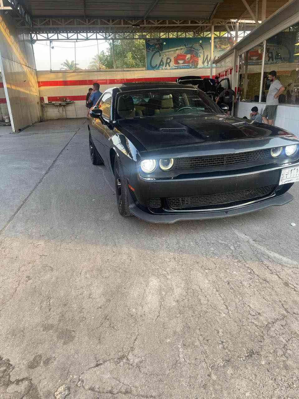 جالنجر موديل2016 رقم بغداد باسمي فول مواصفات 
فتحة سقف بصمات شاشه شفتات سياره مفوله للاخير 
مكينه 3600 // V6  سياره جديده وحلوه ومناقصها شي 
حادثها  بنيد وخشم جاملغات الاماميه يعني بدون دواخل 
سعر 155 وبيها مجال عنواني بغداد شارع حيفا الاتصال على هذا الرقم  ***********  اني مكلف بالنشر اخوان بغداد, العراق
