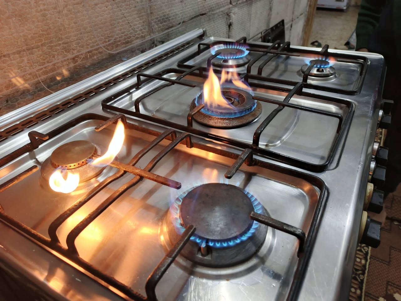 للبيع
الطباخ ب 125الف
الميز ب 30الف
***********
