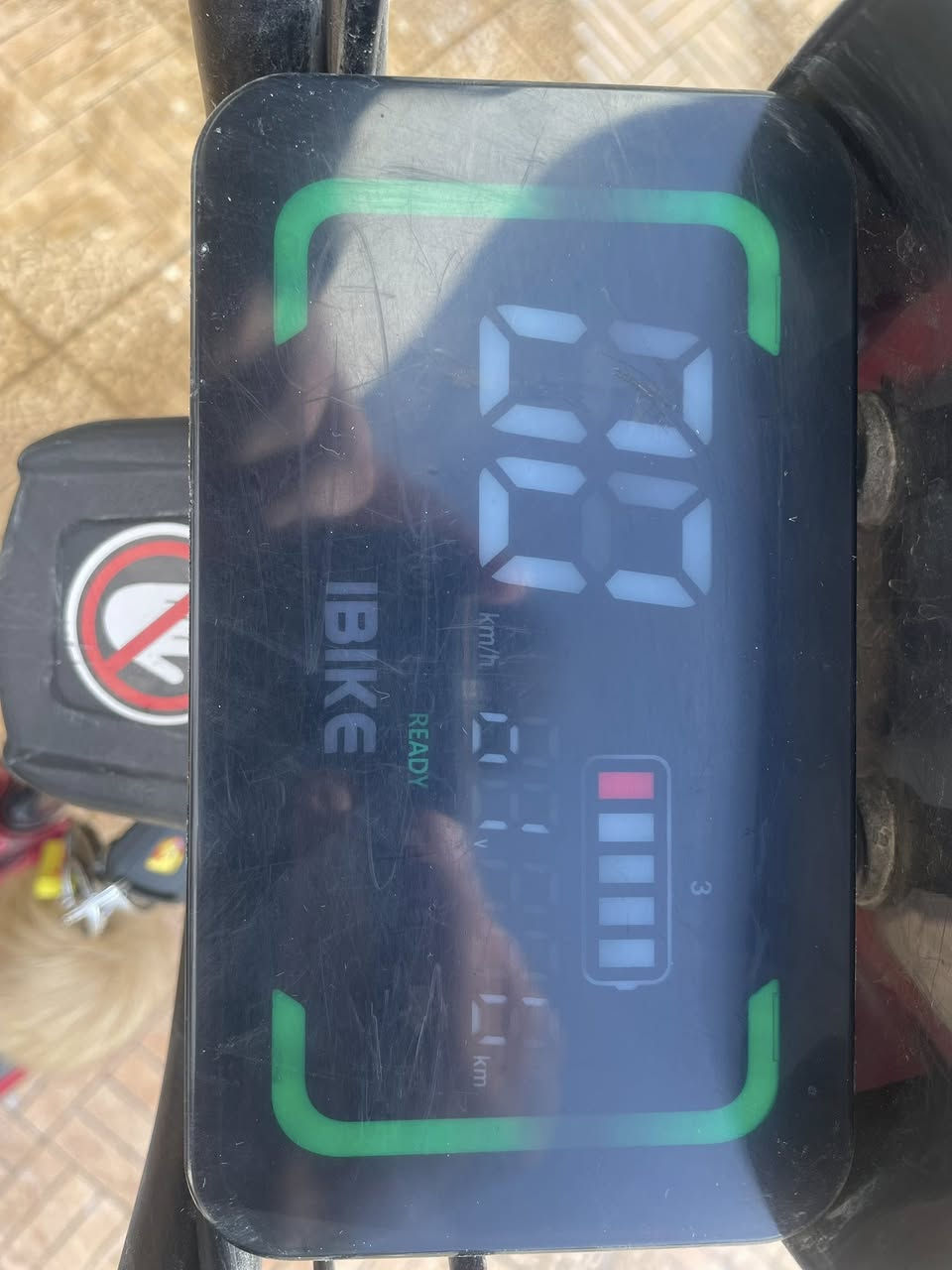 السلام عليكم شباب دراجة شحن نوعيه SPEED ايراني مو صيني 4 كير وا بطاريه نوعيه هايس اصلي 5بطاريات وا بلوتوث سعرها 325 ألف بس سعر بطارية 175 
وا بشكد يفيدك اكتب سعر
عنوان كركوك 
رقم .*********** على واتساب
