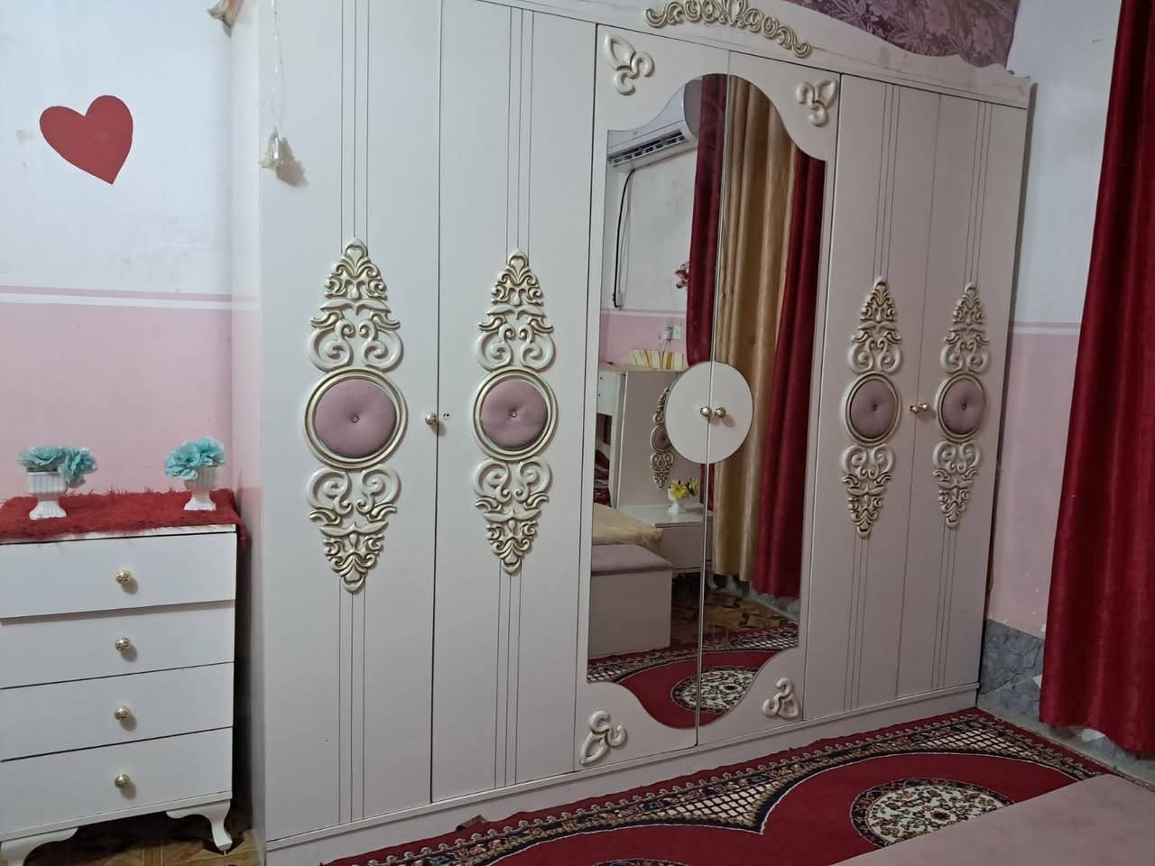 سلام عليكم غرفه تركيه البيع نضيفه بس صفحه مال جربايه طاكه ومسوينه
المكان بغداد المعامل سعر 600وبيه مجال 
رقم صاحبه 
***********
