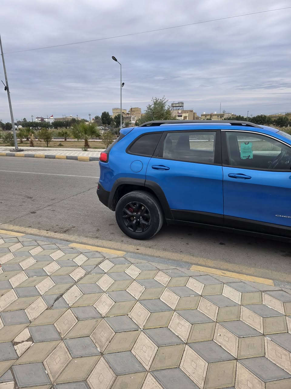 جيب شيروكي بزون
2018 محرك 6V سلندر
ترايل هوك جبلي
معروفه مواصفات الترايل هوك 
سياره جاهزه ما بيهة نقص
مكينه كير مكفولات
حادث خفيف بدون ايرباك 
بدون بجم
صور الحادث بالمنشور
ماشيه 127 الف ميل
رقم ميسان ب اسمي تحويل ثاني يوم 
مكاني العماره 
السعر 140
***********
