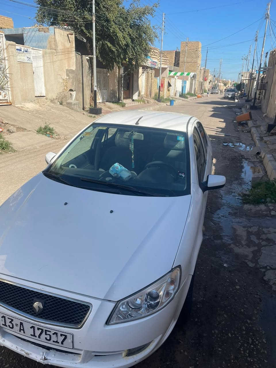 السلام عليكم سمند رنا الفرنسي موديل 2015 رقم ميسان انكليزي سنوية ل2035 بأسمي مكينه الفرنسيه الجديده كفاله وكير كفاله سياره نضيفه وما تعبانه بيها بس ضربه بلباب الوره السايق داخلها نضيف كهربائيات كلها شغاله سنترلوك حداده جديده بس يبقه بس الجبنه مال مشط ع الياخذها الباقي كله مكفول وما ذب عليها جاهزه السعر 35 الهاتف ***********
 العنوان ميسان المجر الكبير 

ملاحضه غراضها كلها متوفره بلعماره 
لليكول ما الها
