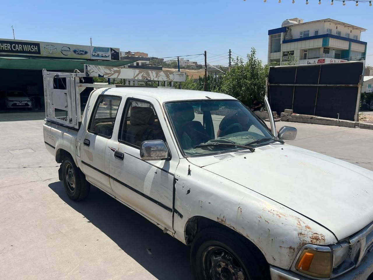 تۆیتا فاوو
دەبل ٤درگا
مۆدیل 2000
ئارمی بلاستیکی سلیمانی
بی مەسرەف
گیرو مەکینەو ئەکسل بەشەرت
20گەلا
شوین سلیمانی
***********

