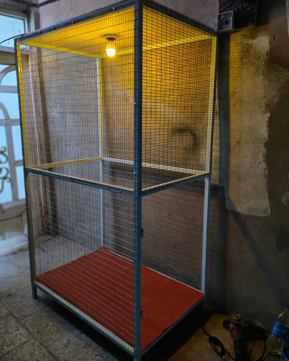 السلام عليكم قفص حديد ل بلابل ل بغبغاء ل طيور حب ل فناجس قياس الأرتفاع 175 النزال 60 اواجهيه 100 مكاني النجف كوفه حي ميسان ملاحضه الباب بعده ماكامل صبغ زنجاري الأساس سمأي يعني قاطين السعر 85 ***********
