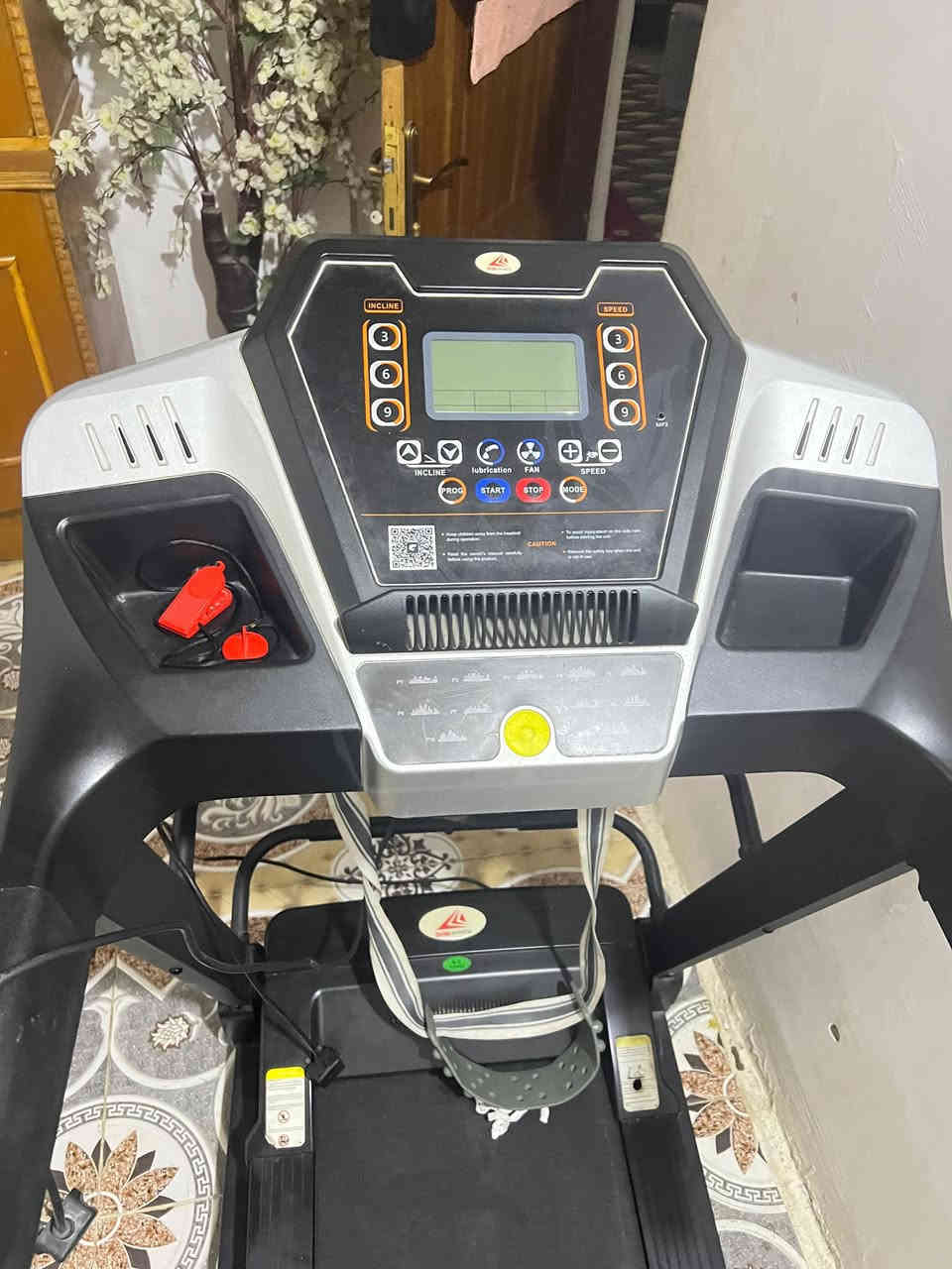 السلام عليكم جهاز رياضه للبيع جهاز المشي Nordcore Core 500 المشي Nordcore Core 500 ا محرك قوي بقوة 5 حصان تعديل تلقائي للميلان. شاشة عرض LCD مقاس 7 بوصات. سرعة قابلة للتعديل من 1 إلى 20 كم/ساعة. نظام طي هيدروليكي لسهولة التخزين.،،،السعر 350وبي مجال للطيبين جديد نظافه 90با 100البصره الأصمعي الجديد رقم الهاتف ***********…
