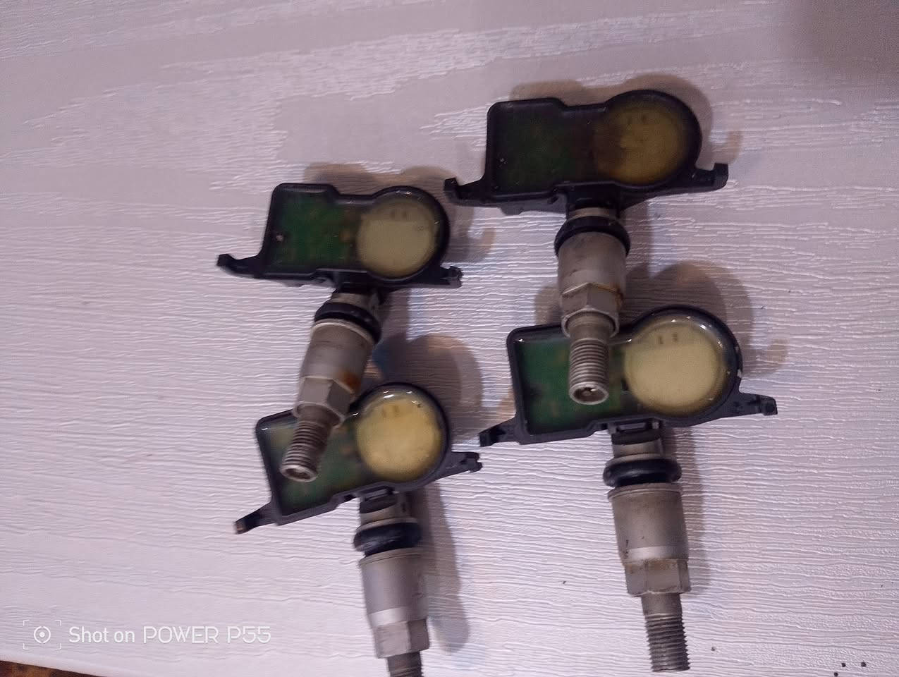 شباب للبيع حساسات مال تاير كورولا 20 وفوق مالات شركه تخم  حساسات اثنين مال كورله 17 لحد 19 مالات شركه السعر الواحد 25 اتصل ***********
