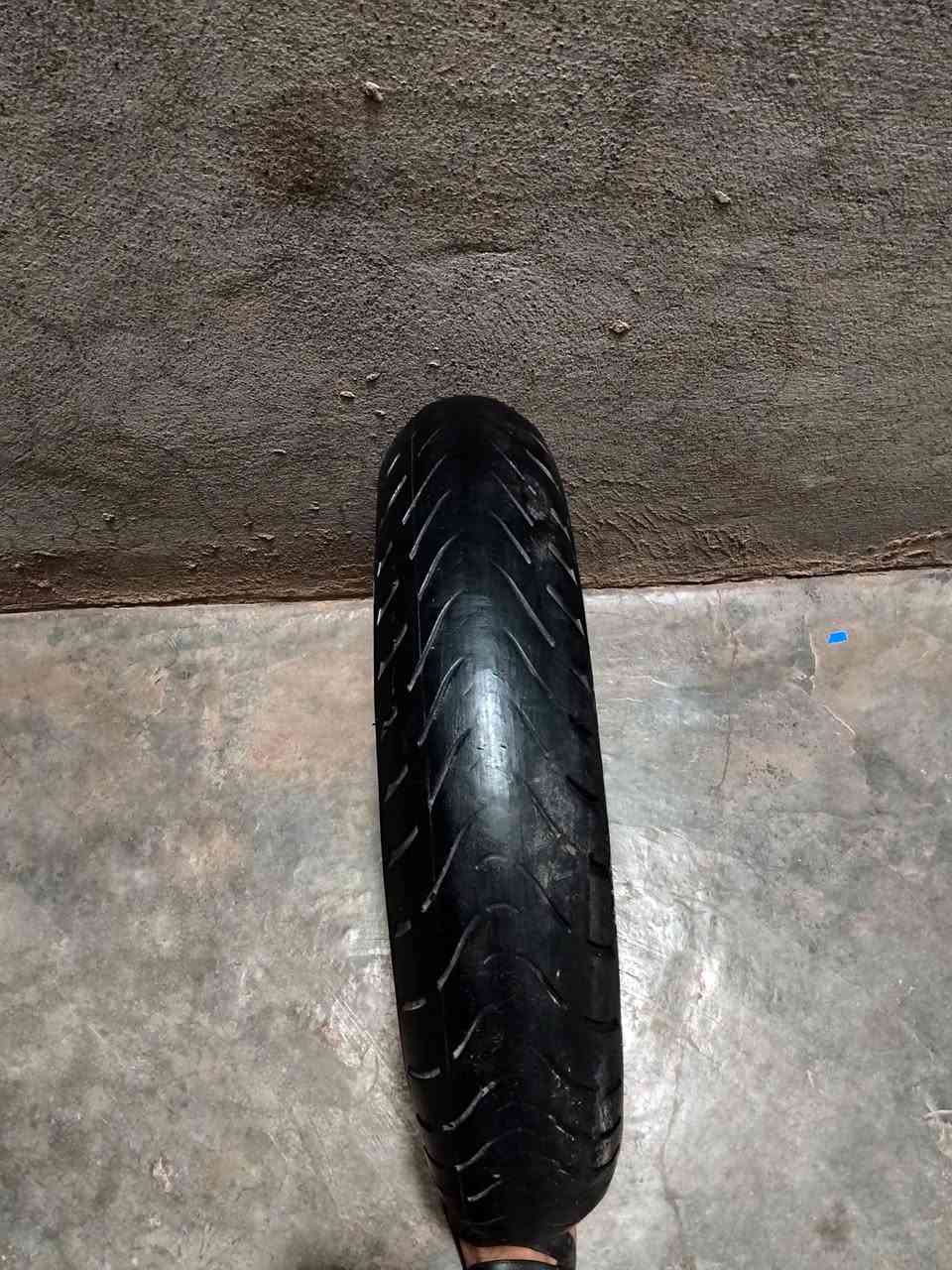 السلام عليكم
تاير للبيع مستخدم شي قليل حجم 17 السعر 20
***********
