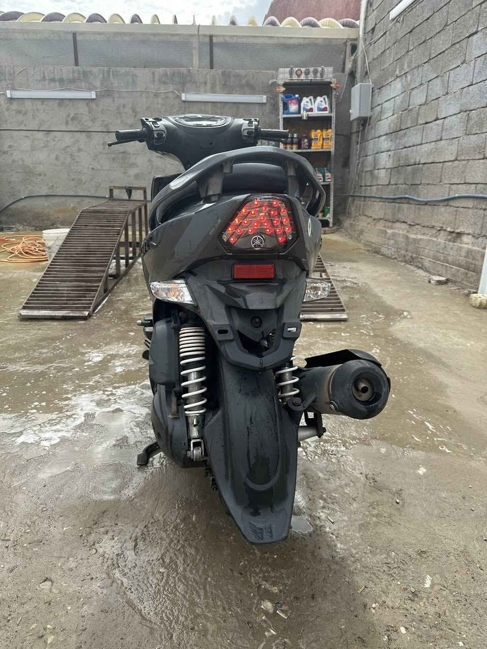 السلام عليكم دراجة جئ تي آر حديث مثل مموضح بل صور دراجة خير من الله مموكفتني بشارع ابد بيه شخوط بسيطة جيب 20 فيار وتعال إذا بيها شي اخذها بلاش سعرها مليون و100 وبيها مجال قليل حك الجية عنوان شعب حي البساتين رقمي واتساب فقط ***********
