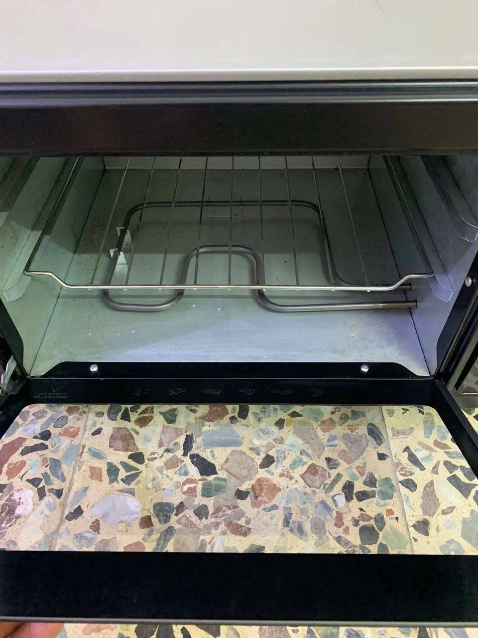 اوفن جديد للبيع استخدام 3 مرات فقط 
بي صواني ثنين دائري ومربعه وسيبايه 
اريده 60 الف وبي مجال


**إذا كنت صاحب هذا الإعلان وتريد حذفه لأي سبب، رجاءا أرسل رسالة إلى الدعم الفني**