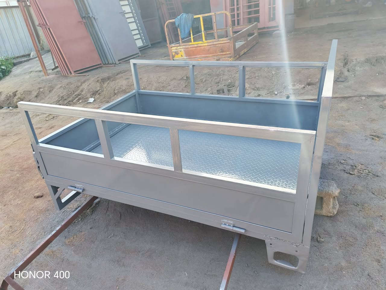 عمل بدي ستوته جميع الانواع اخو البلادي مثل ما موضح بالصور بالاضافة الى اللون المطلوب بسعر مناسب المكان الهوير قرب بانزين خانه حجي جبار الأهلية 
***********
