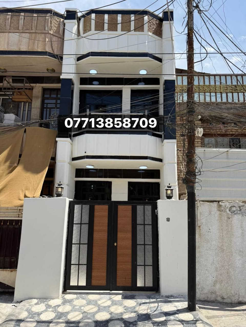 الدار للبيع 🏠مكتب تبارك للعقار 🏠
السعر 143 مليون وبي مجال بسيط 💵
المساحة 57 م 👌
العنوان الشعب شارع الاسواق المركزية الضباط الكويتي 
يحتوي الطابق الارضي على كراج صغير واستقبال ومطبخ حار وبارد ومنور وخدمات وغرفة نوم 
ويحتوي الطابق الثاني على غرفتين نوم وخدمات وبيتونة وسطحين
للاستفسار اكثر يرجى الاتصال على الرقم التالي (متواجد هذا الرقم على الواتس اب والفايبر والماسنجر *********** )
او الاتصال على الرقم الاخر 
***********
او زيارة مكتب تبارك للعقار والمقاولات الكائن في شارع الاسواق المركزية قرب مطعم ميامي
