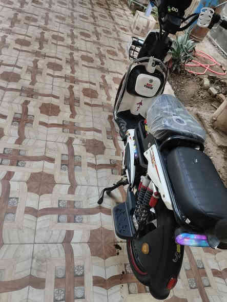 السلام عليكم دراجة شحن للبيع موديل 2025 جديدة وبسعر مناسب جدا المواصفات أربع سرع قاعدة موبايل كشن كبير ومغلف وخمس بطاريات شرط عال فحص مع كلاص ونشرات جانبية وداخلية مع سلة أمامية دبل اشارة كهربائيات كلهة جديدة وشغالة وجديدة مع نضامين تشغيل سويج وبصمة عن بعد تجي ويا مع ملف 1500 وفولطية 60 وجكمجة السعر قفل قفل قفل 280 بيع مستعجل مكاني بعقوبة السايدين استفسار ***********
