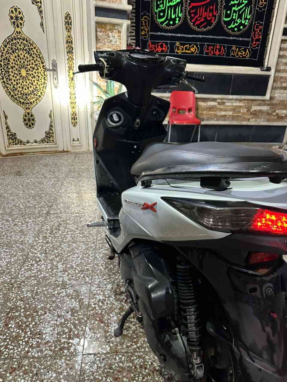 السلام عليكم دراجة سكنس لد جديد قبق نفخ ستان حساس مستعجل على بيعتهه سعر 10 شراي يتصل رقم ***********
