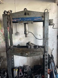 عندي هذ البريص البيع سعر اتصل او سهله عنواني بغداد  رقم تليفوني 077112...