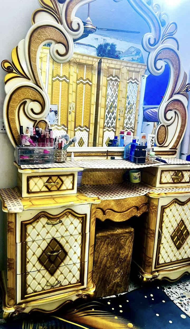 غرفه عراقيه 850م الاستفسار واتساب فقط
***********
