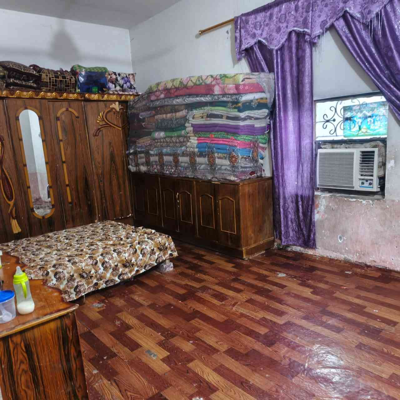 سلام عليكم بيت للبيع غرفه. وصاله ومطبخ وحمام داخلي وصحيات خارجيه المساحه 144متر العنوان المتنبي نزلت المشروع للتصال والستفسرار ***********
