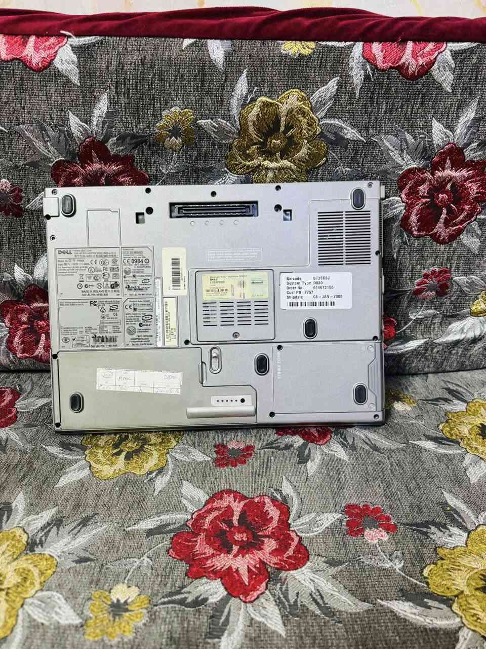 سلام وعليكم حاسبه DELL للبيع حجم الشاشه 18 رام حاسبه جديده العنوان بغداد  الحبيبيه الرقم ***********
