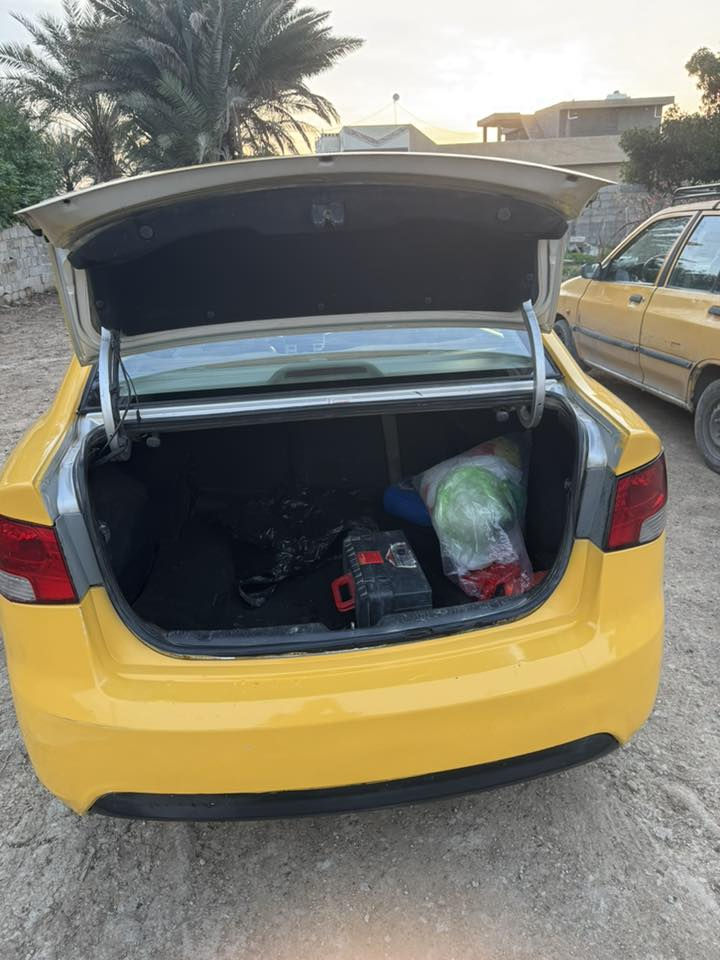 سلام عليكم للمراوس فقط من دون بيع. عندي كيا فورتي 13 تكسي. لون اصفر سياره مكينه 2000 دوش سياره من دون حادث بيه طخه زغيره بخشم بنيد. وواكع طابويه. بحافه القماره كلش طخه عاديه زغيره. من يم فتحه السقف. علا كلا انطيك سياره جاهزه للاخير. من دون حادث ونضيفه.  اعله فئه فول مواصفات. فتحه سقف. بصمه كشنات تدفئه. مرايات شفط وباقي التفاصيل. مراوس فقط شعندك نزل بغداد 

ملاحضه سياره صدر جديد تخم تايرات. بطاري ماتصرف عليه ربع دينار.  

وباسمي. سنويه لل 29 

***********. متوفر واتساب فقط
