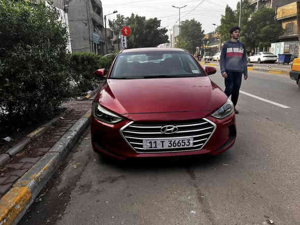 السلام عليكم
النترا موديل ٢٠١٧ امريكية 
حادثة جاملغ وبابين صفحة السايق
بدون دواخل 
سنوية جديدة هزة جديدة 
لوحات انكليزي 
تخم تاير جديد صدر جديد 
مكينة خير من الله السيارة ما ناقصة برغي 
مكان السيارة بغداد حي الجهاد 
١١٣ ورقة
رقمي ***********
