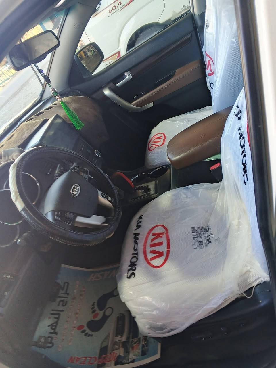 السلام عليكم سياره نوع سورنتوموديل ١٢ خليجي كويتي فول مواصفات واحد على واحدبصمه بنرامه شاشه كامره حساسات أمامية وخلفية تحكم ستيرن خمسة ويل كب ٦سلند٧راكب٣قطع تبريد مكفول من الحادث والضربه والتبديل والصبغ فقط باب السائق شبر كفالة الطير والمكينه تخمتايرتبريد تدفه اشتير مري مري شفط كشن كهربائي خير من الله السيارة مال جناي العنوان كربلاء الهاتف***********
