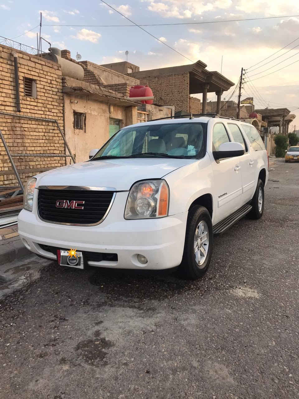 السلام عليكم جمسي يوكن SLT موديل2013 السياره كفاله تخم تاير حدايده دوشمه جديده السياره  جهازه على اخر حبايه خير من يم الله السياره اصوليه مامتواجد خاص للاستفسار ***********
