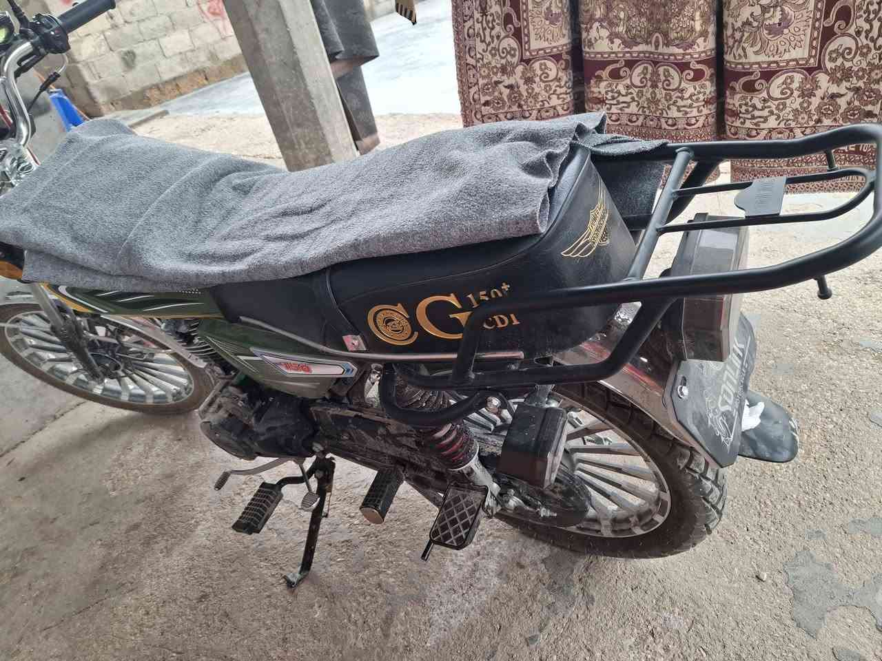 للبيع سولنك 2025 محرك 150 بعده لوك ماشي 600 وشوي ماوصل شي بعده ***********-***********
