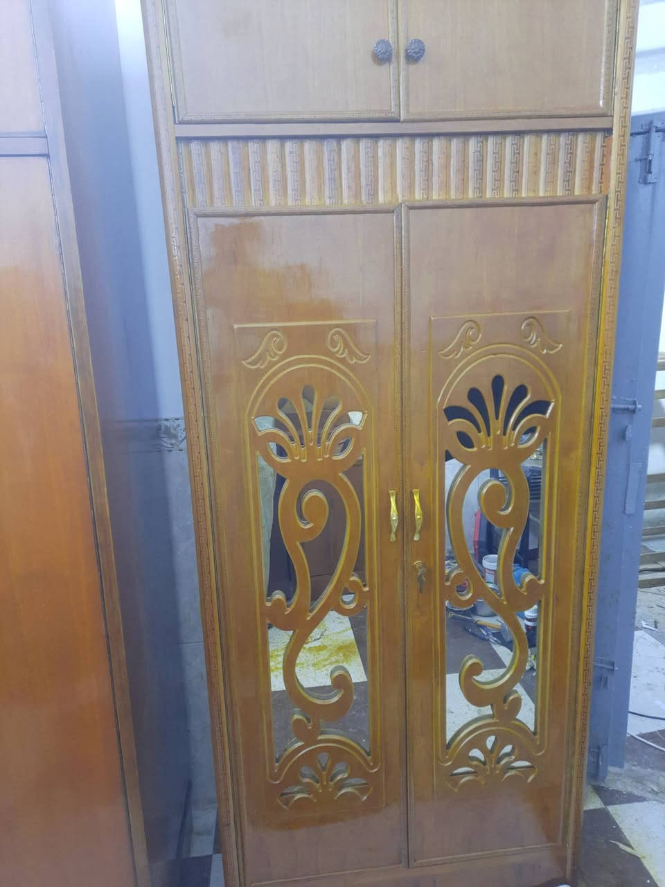 كنتور بابين ارتفاع مترين ونص وهاي النظافة كدامك السعر 100 العنوان كربلاء حي المجتبى ***********
