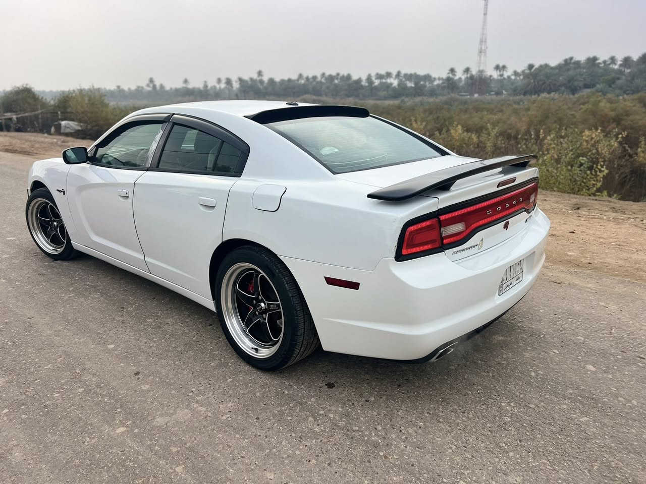 السلام عليكم جارجر للبيع موديل 2014 مكينة 3600 كير طيارة محرك وكير كفالة تخم ويل زائد تخم تاير جديد السيارة بيها 3 قطع صبغ  رقم بغداد مكاني كربلاء طويريج السعر 158 وبيها مجال بسيط ***********
