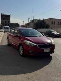 كيا سيراتو 2016 خليجي  مكينه 1600 مواصفات عاديه سياره كامله مابيها نقص...