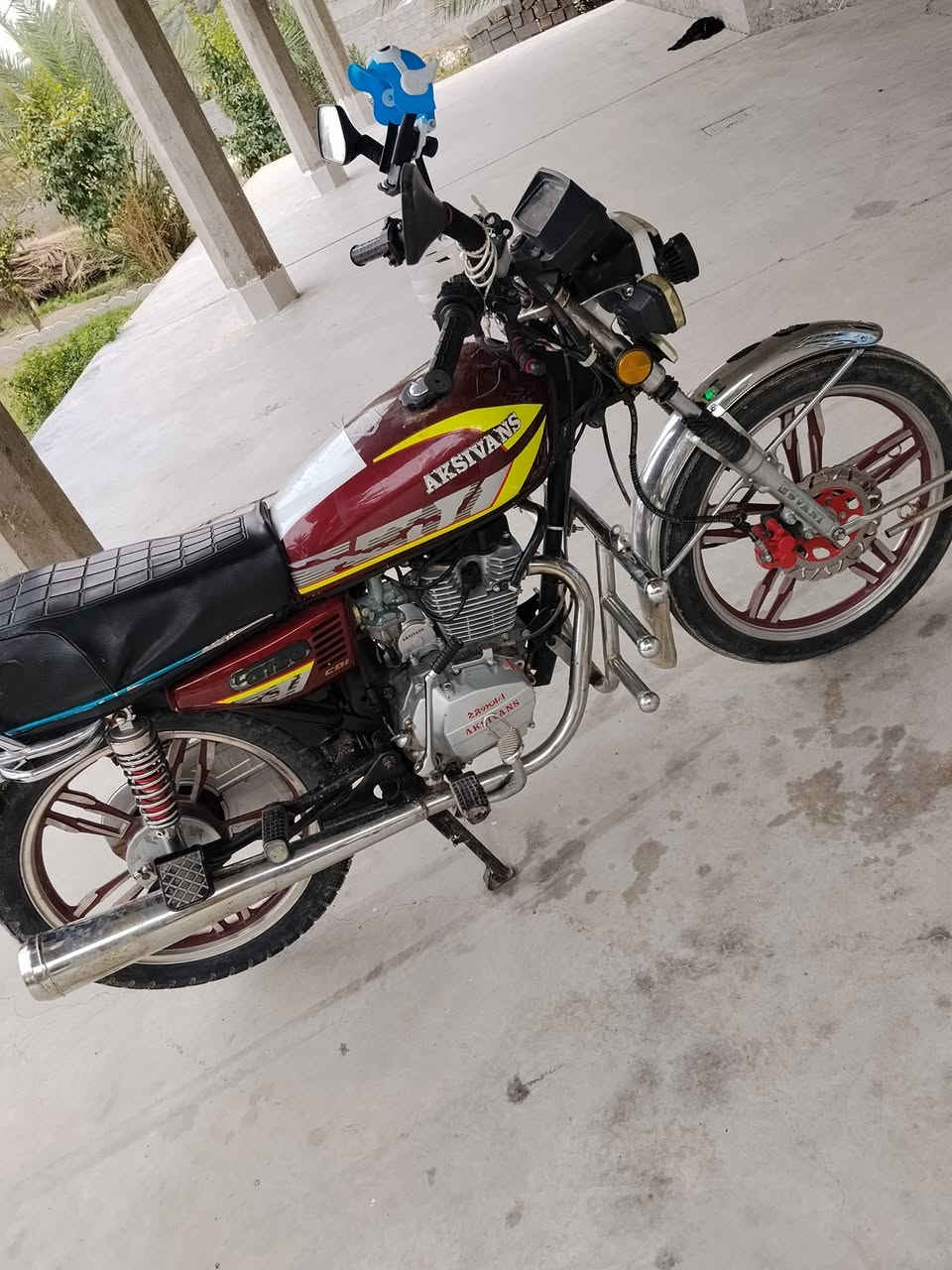 سلام عليكم ايراني خمسة كير مرقم بسمي مليون  300 بية مجال قليل
مكاني فلوجة الحصي /***********
