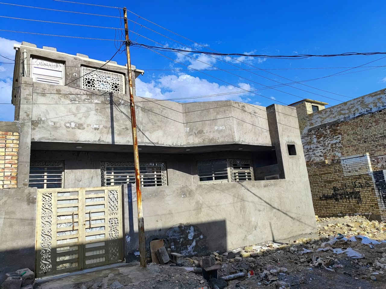 بيت للبيع زراعي كرارة مساحة 120متر الواجهة 10والنزال12غرفتين نوم واستقبال ومطبخ كبير ومنورين وحمام الزعفرانية نهاية الاربع شوارع فرع سكلة الركابي ***********
