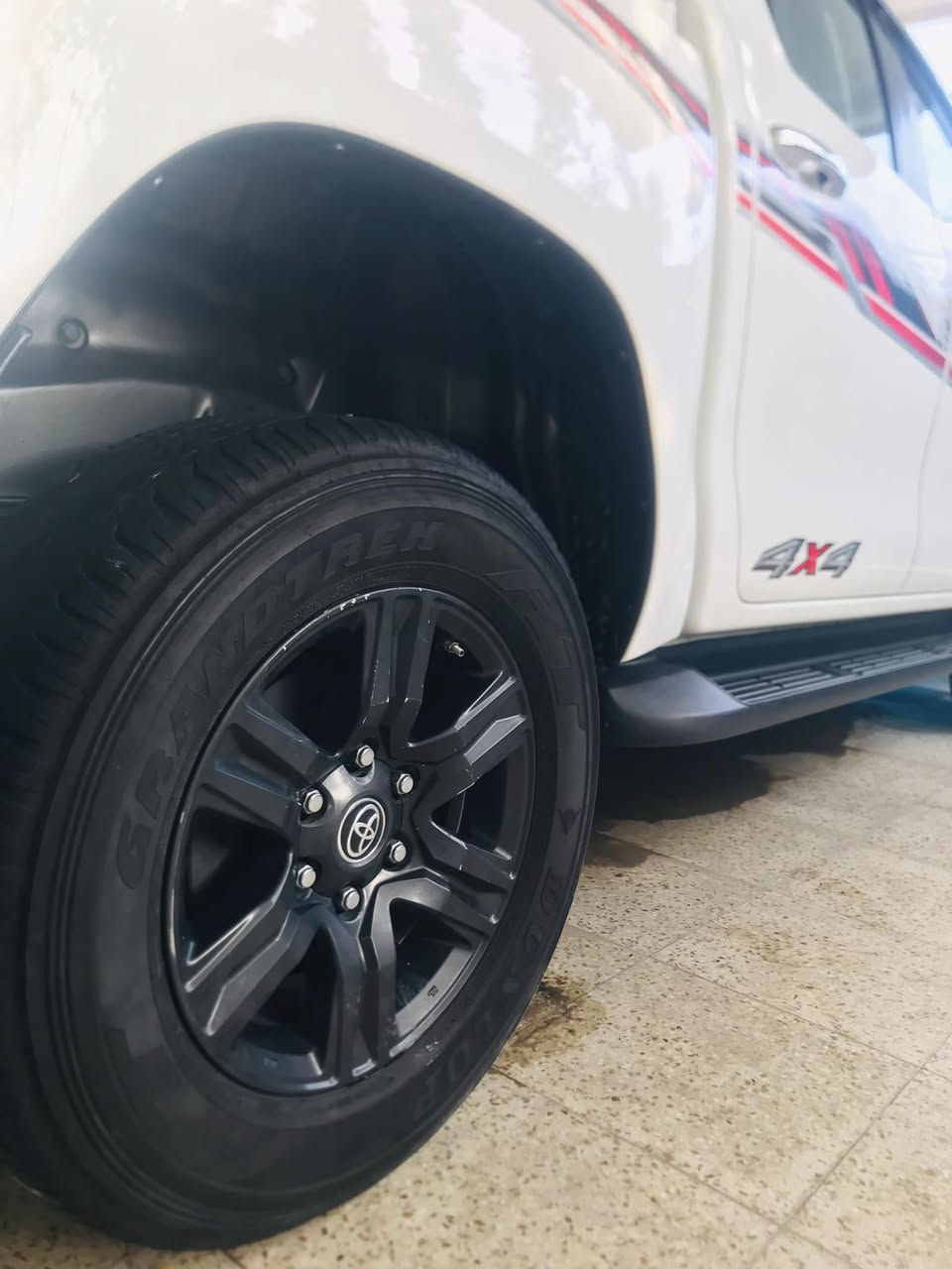 هايلوكس فورويل ساز v4 موديل 2023 ماشيه 92 الف حقيقي سيارة نظيفه فول مواصفات بصمه تحكم كشنات فول 4x4 تبريد ثلج تحكم شاشه هيتر فول تحكمات كير واتماتيك سياره بيه شبر بارد بلباب الخلفي ورصعات بارد بلجاملغ لايمن ولايسر كلش صغار حيل لاستفسار *********** سيارة رقم بغداد مكان بغداد يوسفيه سعر 300 وبيه مجال للشراي
