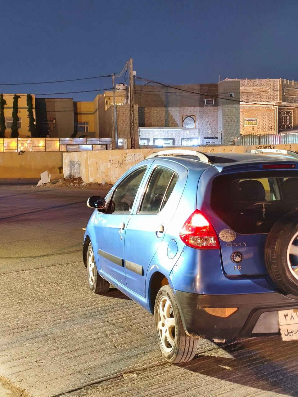 السلام عليكم جيلي للبيع (باندا كروز) 
مديل 14 وكاله تحويل 
ضررها جوملغ خلفي جهة السايق واصبع من الباب 
السياره كلشي ما عايزها 
تخم تاير جديد دوشمه جديده 
دواخل جديده شاشه دشبول كله جديد
تبريد ثلج+تدفئه 
بيها جراد خفيف بنيد 
مكان النجف الاشرف قرية الغدير 1
السعر 48 وبيها مجال للشراي 
سنويه صاقطه رقم صاقط المو شراي ليتعبني 
***********
